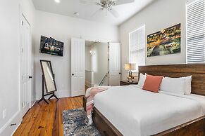 Residences Du Carondelet by Hosteeva