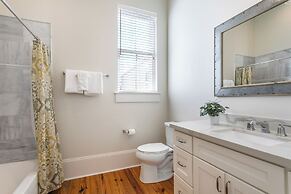 Residences Du Carondelet by Hosteeva