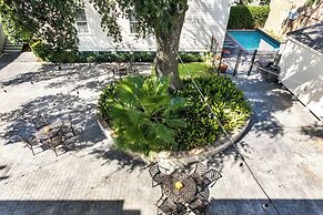 Residences Du Carondelet by Hosteeva