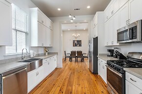 Residences Du Carondelet by Hosteeva