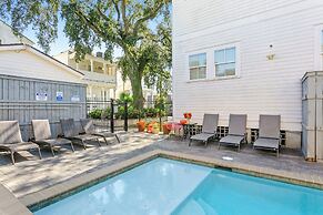 Residences Du Carondelet by Hosteeva