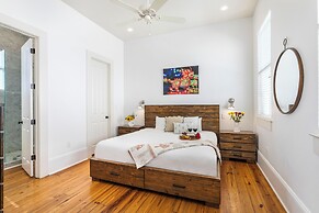 Residences Du Carondelet by Hosteeva