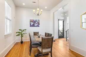 Residences Du Carondelet by Hosteeva