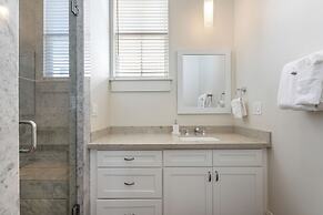 Residences Du Carondelet by Hosteeva