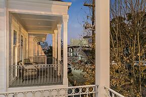 Residences Du Carondelet by Hosteeva