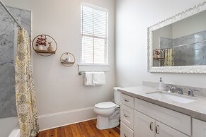 Residences Du Carondelet by Hosteeva