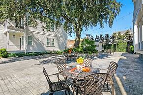 Residences Du Carondelet by Hosteeva