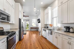 Residences Du Carondelet by Hosteeva