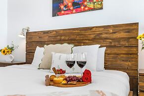 Residences Du Carondelet by Hosteeva