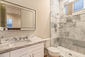 Residences Du Carondelet by Hosteeva