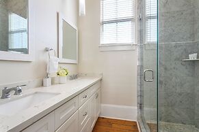 Residences Du Carondelet by Hosteeva