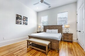 Residences Du Carondelet by Hosteeva