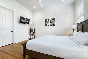 Residences Du Carondelet by Hosteeva