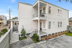 Residences Du Carondelet by Hosteeva