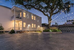 Residences Du Carondelet by Hosteeva