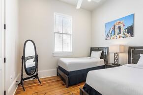 Residences Du Carondelet by Hosteeva