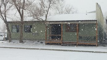 Sagebrush Inn and Suites