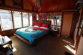 Lijiang Taohuadao Post Inn