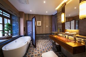 Silver Chest Boutique Hotel