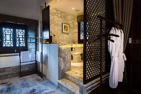 Silver Chest Boutique Hotel