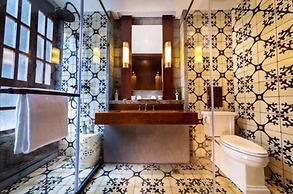 Silver Chest Boutique Hotel