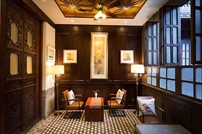 Silver Chest Boutique Hotel