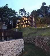 Casa Hill Resort