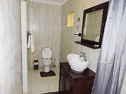 Café Zambezi House of Africa - Hostel