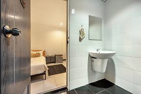 Sloth Hostel Don Mueang