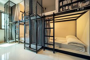 Sloth Hostel Don Mueang