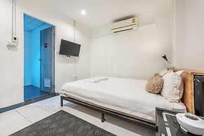 Sloth Hostel Don Mueang