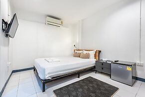 Sloth Hostel Don Mueang