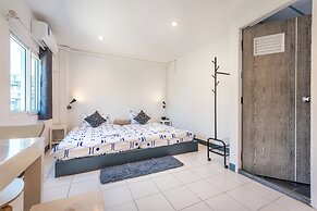 Sloth Hostel Don Mueang