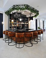 Hotel Dello Ft Lauderdale Airport, Tapestry Collection by Hilton