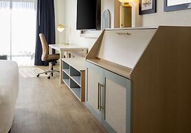 Hotel Dello Ft Lauderdale Airport, Tapestry Collection by Hilton