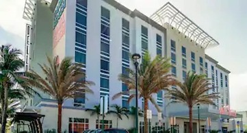 Hotel Dello Ft Lauderdale Airport, Tapestry Collection by Hilton