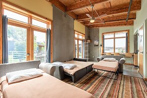 The Crash Pad - An Uncommon Hostel