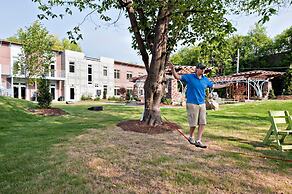 The Crash Pad - An Uncommon Hostel