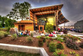 The Crash Pad - An Uncommon Hostel