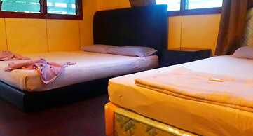 Sukau Backpackers B&B