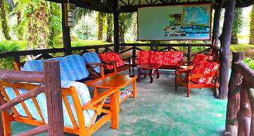 Sukau Backpackers B&B