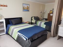 Chrissie's Dongara - Pet Friendly
