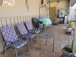 Chrissie's Dongara - Pet Friendly