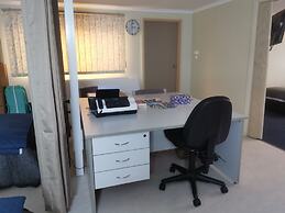 Chrissie's Dongara - Pet Friendly