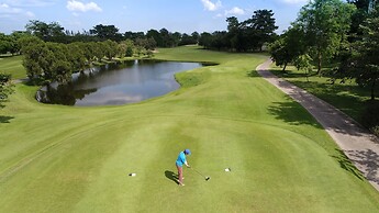 Tinidee Hotel Bangkok Golf Club