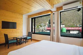 Hotel Ishan A Riverside Retreat