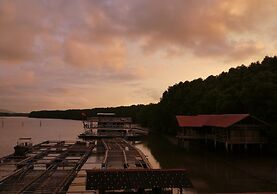 Bakau Hijau Riverlodge - Hostel