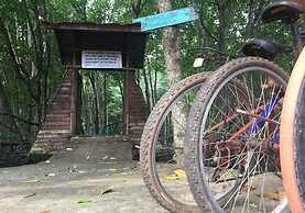 Bakau Hijau Riverlodge - Hostel