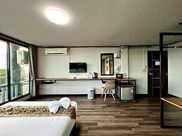 Pimpimarn Beach Hotel