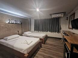 Pimpimarn Beach Hotel